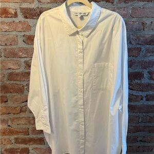 Women’s Relaxed Fit White Button-down